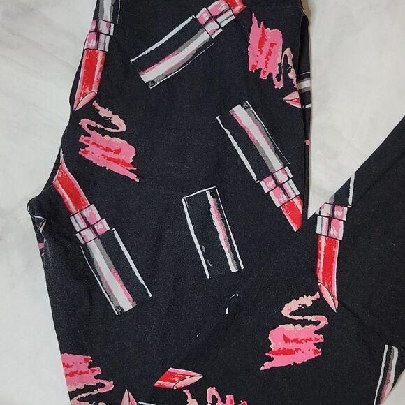 LulaRoe Lipstick Print leggings - Picture 2 of 3